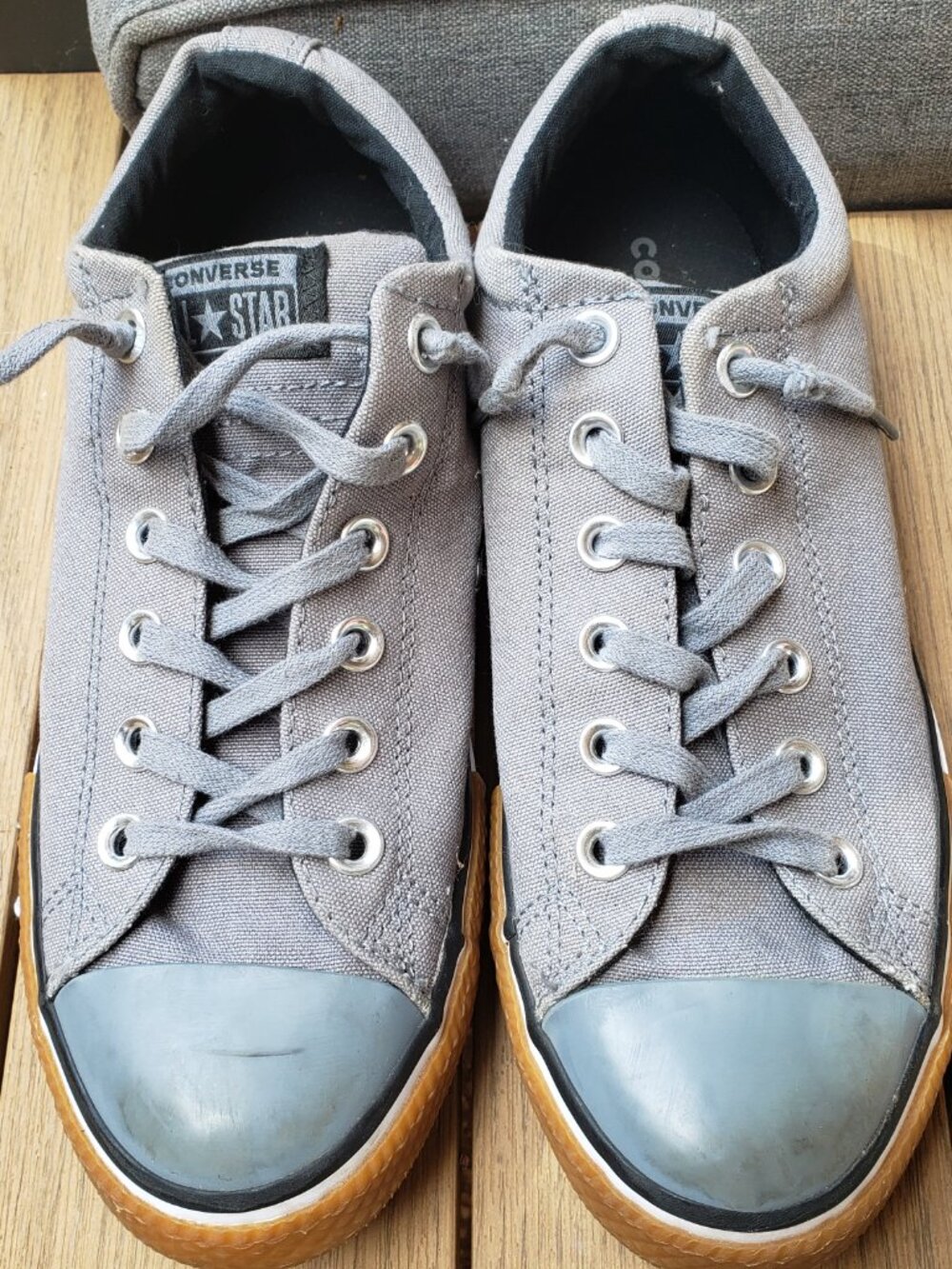 EUC CTAS Converse Street Slip Charcoal/Black/White/Gum (Jr. 5) KICKS
